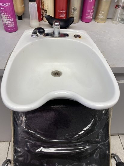 Reclining Shampoo Chair and Sink Hair Wash Station