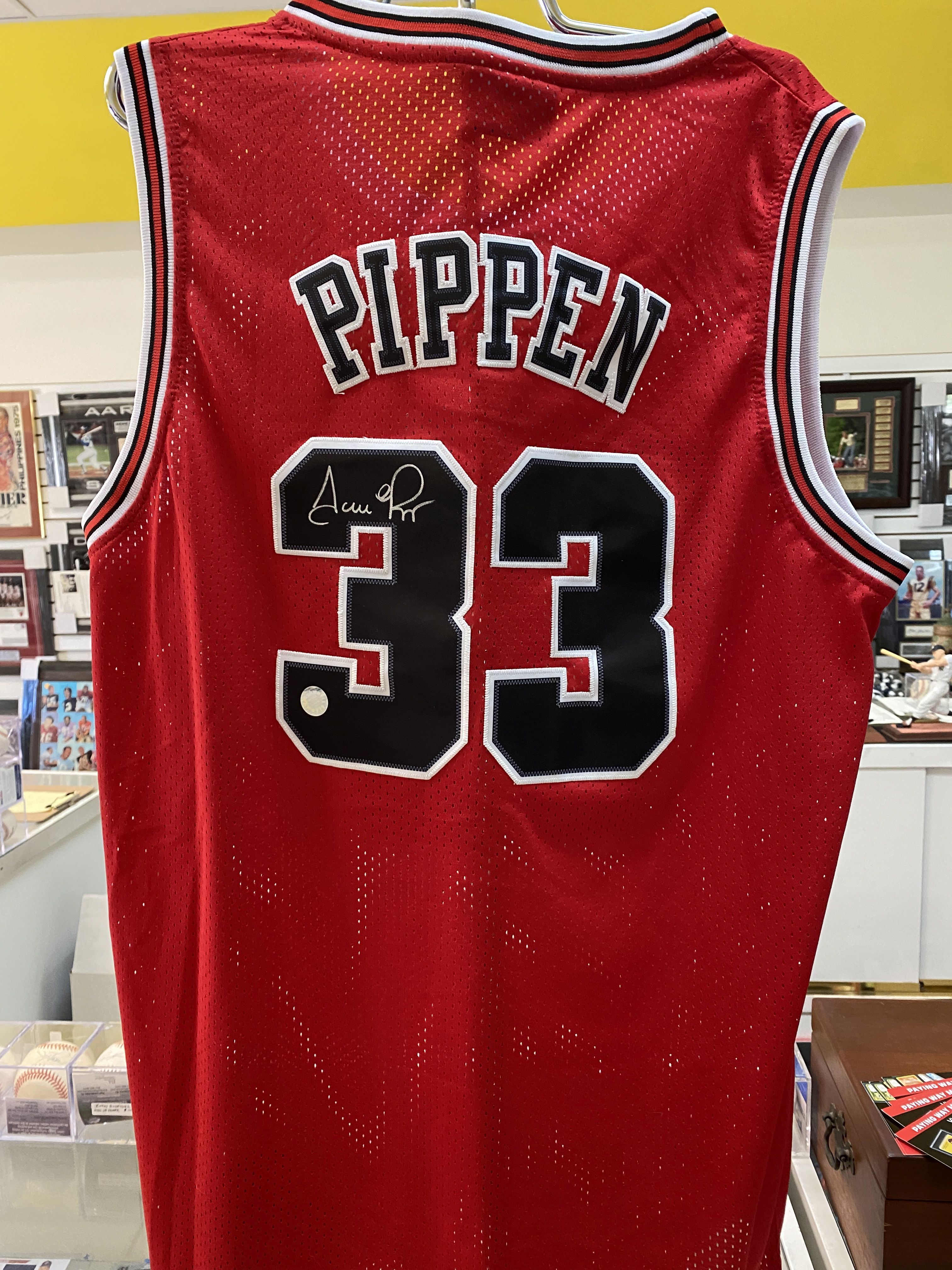 Scottie Pippen Signed Bulls Jersey (Schwartz COA)