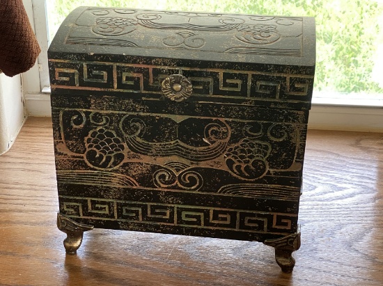 Decorative Hinged Lid Box