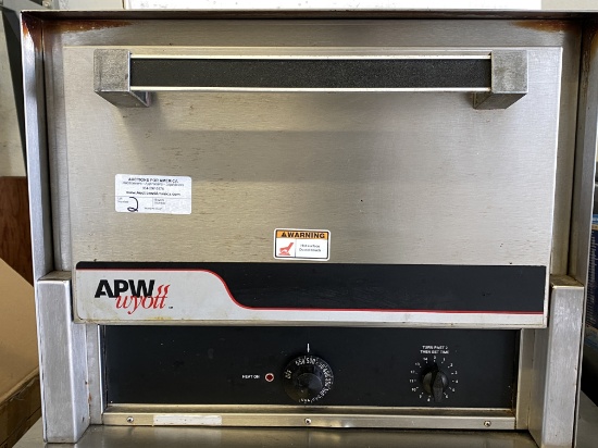 APW Wyatt, Two Deck Countertop 115 Volt, Pizza Oven. Has Small Crack In The Back Of One Brick