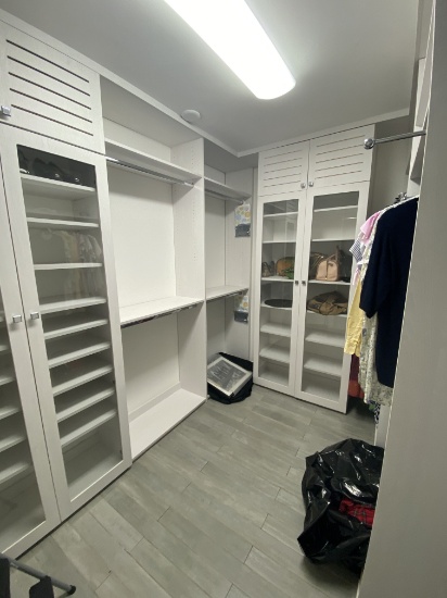 Large Walk-In Closet System With Two Enclosed Cabinets, Clothing Hanging Racks, 3" Length, 8 Links,