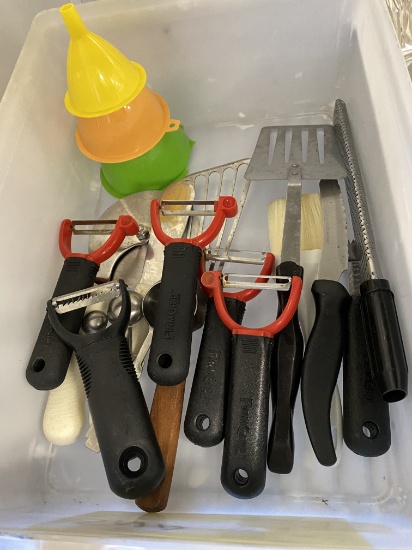 Miscellaneous Kitchen Tools Bin
