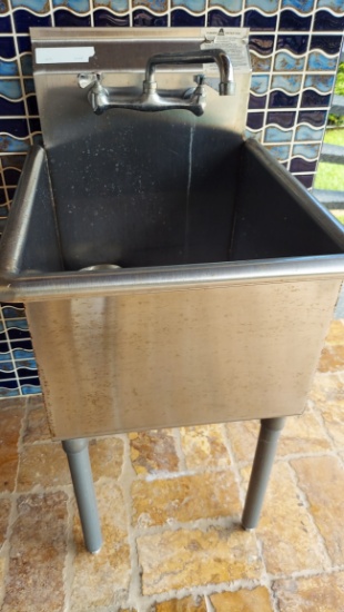 S/S Pot Sink With Faucet
