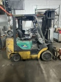 Komatsu 25, 5000 lb Propane Forklift With Three Stages. Front, Back, Tilt And Side Shift