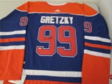 Wayne Gretzky of the Edmonton Oilers signed autographed hockey jersey PAAS COA 945