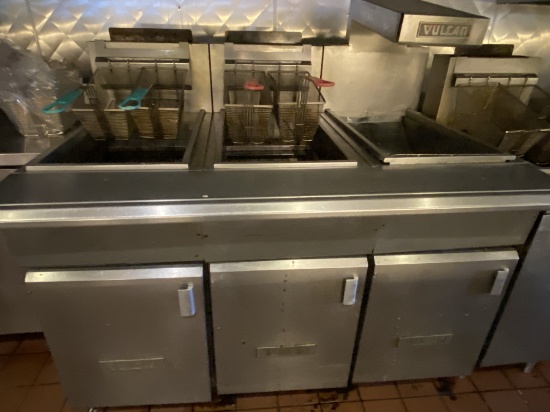 Vulcan Two Basket Double Fryer with Warming Staition