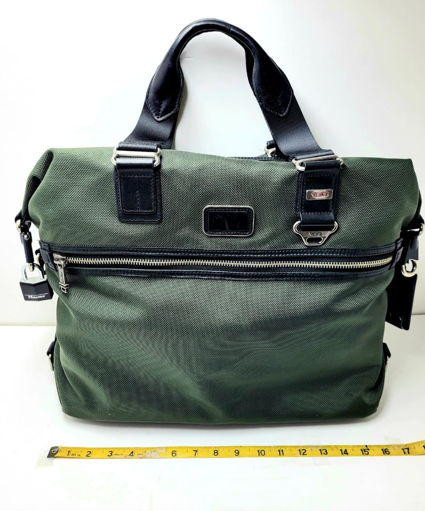 Men Designer TUMI Should Computer Bag Olive Green | Estate & Personal  Property Clothing, Shoes & Accessories Women's Handbags & Purses | Online  Auctions | Proxibid