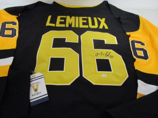 Mario Lemieux of the Pittsburgh Penguins signed autographed hockey jersey PAAS COA 485