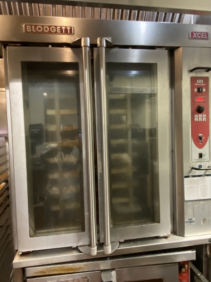 Blodgett XR8 Mini Rotating Bakery Rack Convection Oven With Stand. Original Cost $28,000