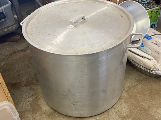 80-100 qt Stock Pot With Lid And Boiler Basket