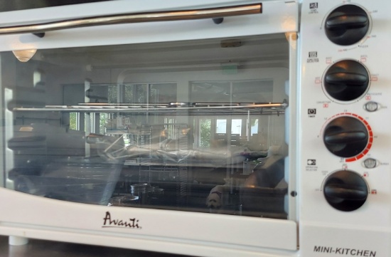Avanti Mini-Kitchen Convection Oven. New