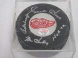 Gordie Howe of the Detroit Red Wings signed autographed hockey puck PAAS COA 996