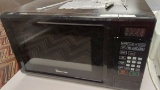 Magic Chef Carousel Microwave Oven (missing plate)