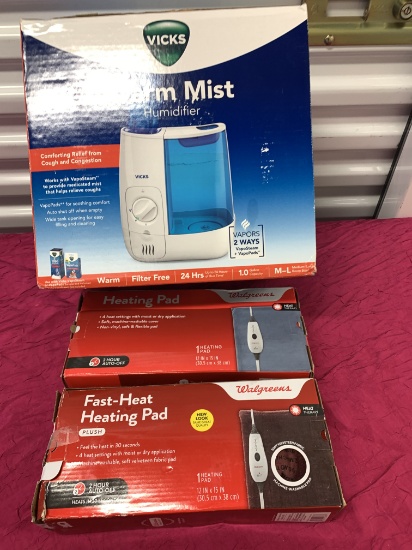 3- New Items 1- Vicks Warm Mist Humidifier, 2- Heating Pads