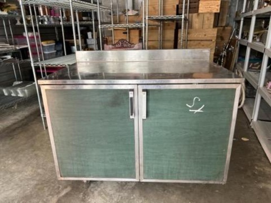 Refrigerated Prep Table With Two Door Storage
