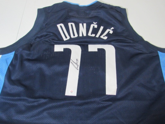 Luka Doncic of the Dallas Mavericks signed autographed basketball jersey PAAS COA 469
