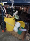 Pallet lot - cleaning supplies
