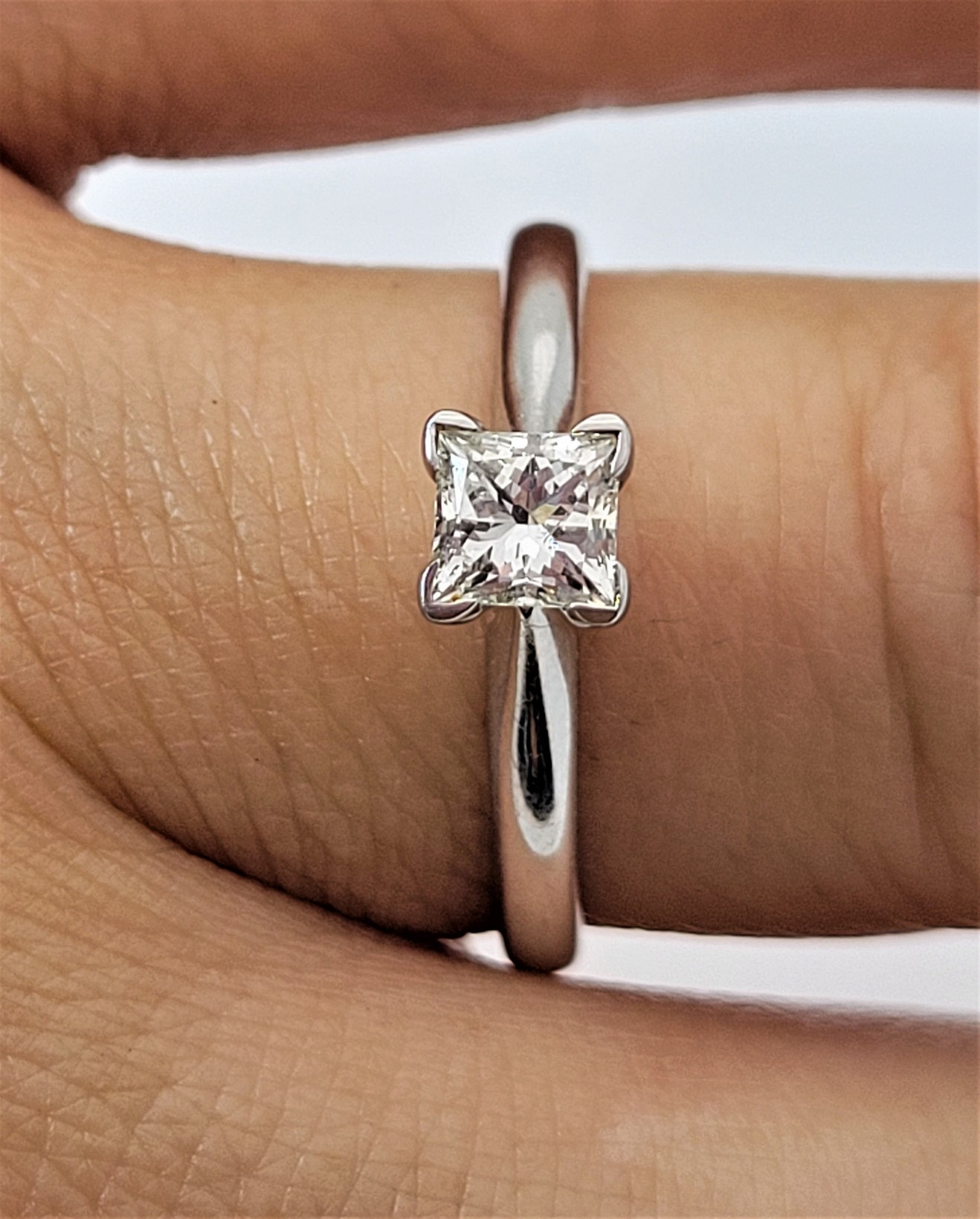 At Auction: Vintage 14K White Gold Jewelry Ring