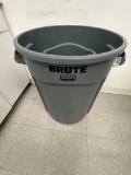Brute 32Gal Garbage Can