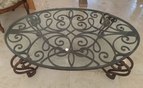 Oval Coffee table with glasstop in wrought iron -61 x 40.5 in