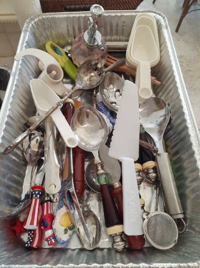 Tray of Miscellaneous items