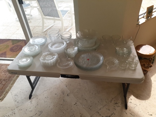 Various glass plates and cups