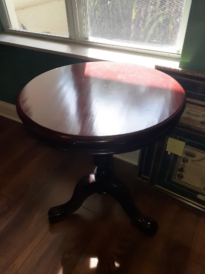 round side table with claw footing -23 in diameter