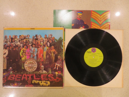 Beatles, "Sgt. Pepper's Lonely Hearts Club Band", Capitol SMAS 2653 w inner sleeve and insert