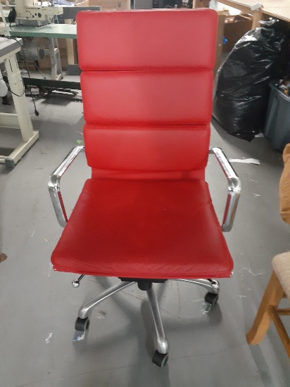 Red leather and chrome chair - minor issues