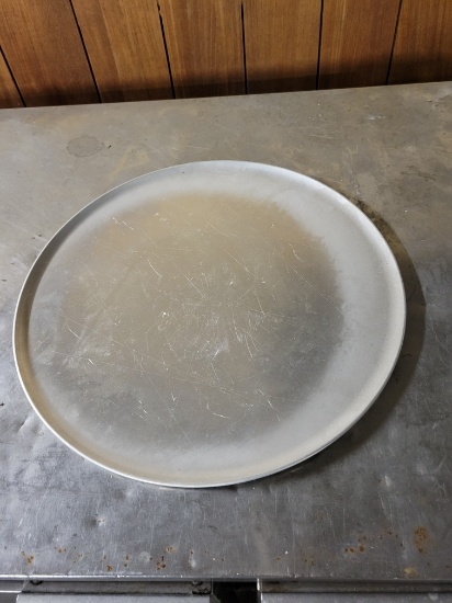 18"R S/S Pizza Plates