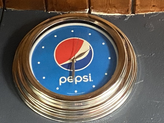 12-inch Pepsi-Cola decorative clock