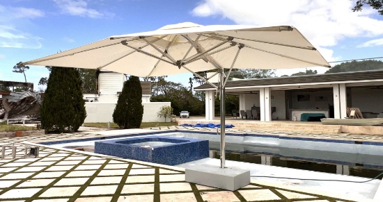 Outdoor Umbrella, 12 Ft X 16 Ft, Heavy Base , Made By Tuuci