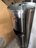 S/S Trash Can with Insert