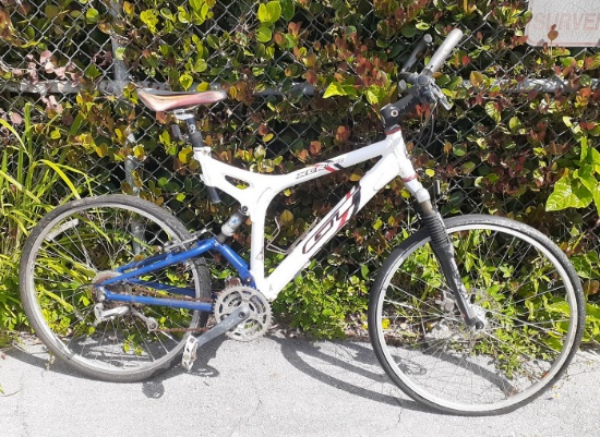 Mountain Bike - XCR-1000 - needs some work