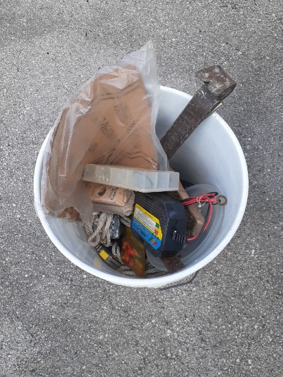 Bucket full of misc tools w bucket- crowbar, tape measure, rope