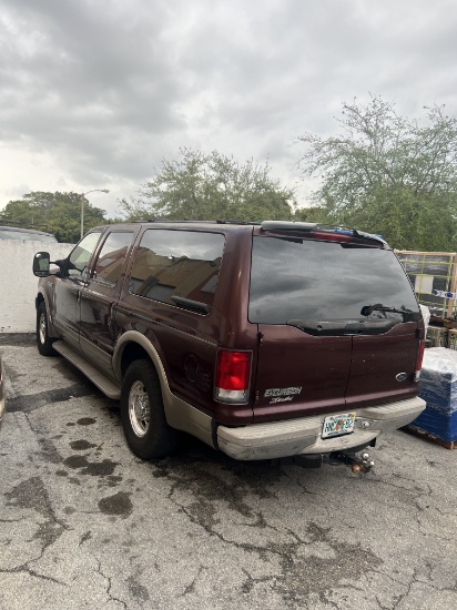 2000 ford excursion 5.4 cold clean title ( as Is )