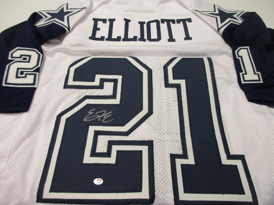 Ezekiel Elliott of the Dallas Cowboys signed autographed football jersey PAAS COA 760