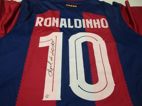 Ronaldinho Gaucho of the Barcelona signed autographed soccer jersey PAAS COA 568