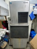 HOSHIZAKI 400 LB Ice Machine W/ 600 LB Bin / Air Cooled Ice Machine