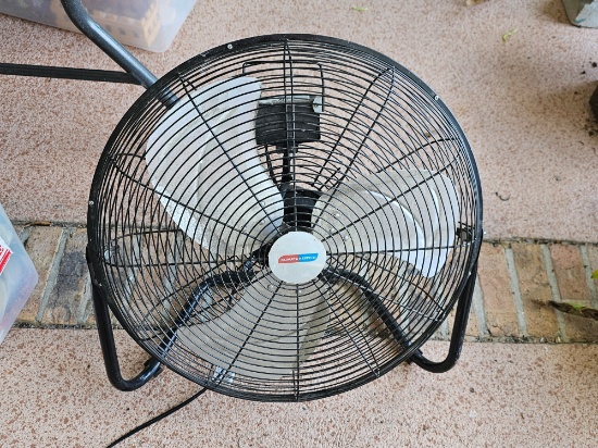 Gladiator Keeper Table Fan