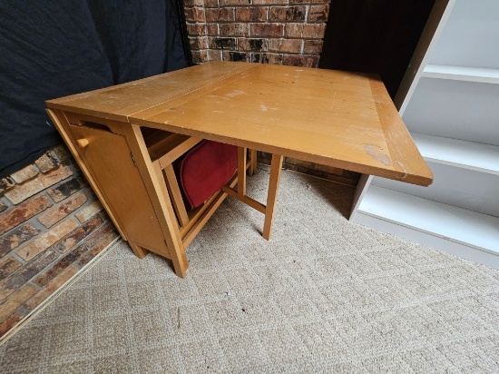 Extendable Folding Dining Table with Four Cushioned Folding Chairs - Extends to 68"