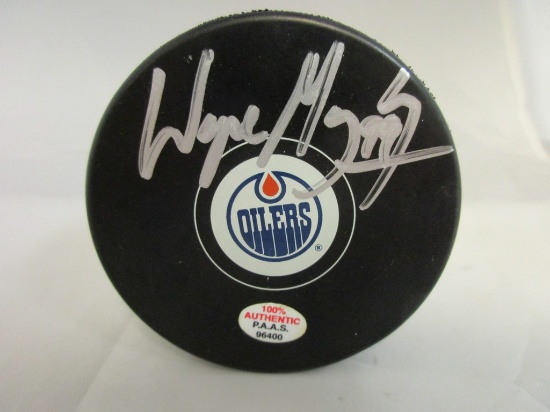 Wayne Gretzky of the Edmonton Oilers signed autographed hockey puck PAAS COA 400