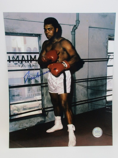 Muhammad Ali signed autographed 8x10 photo GFA Holo Sticker 019