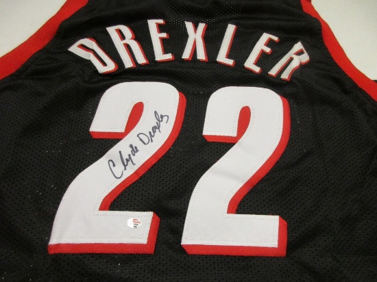 Clyde Drexler of the Portland Trail Blazers signed autographed basketball jersey PAAS COA 386