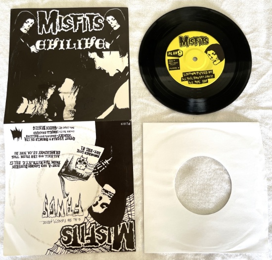 1982  The Misfits - EVILIVE