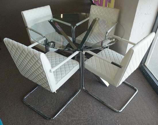 48 in Round Chrome and Glass table w 4 Chrome/White Armchairs