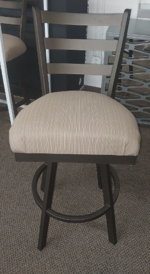 Indoor/Outdoor Swivel barstools with Sunbrella Custio - Calle