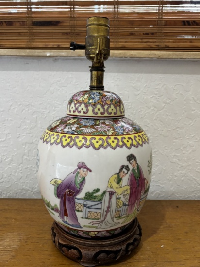 Vintage Oriental Floral Lamp with Wooden Base