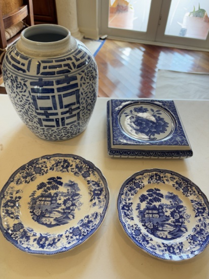 Blue and White Porcelain Vase & Plates Set