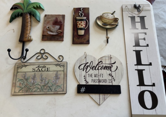 Wall Hanging Assorted DÃ©cor Collection